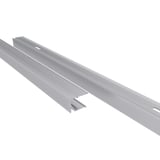 Abschlussprofil Unterseite aus blankem Aluminium, 16 mm, zwei Profile schraeg von oben