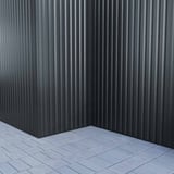 Innenecke aus anthrazitgrauem Stahl, 0,50 mm, 25 µm Polyester, verbaut an einer Gebäudewand