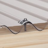 Aluminium Kalotte Profil 130/30 blank mit Schraube auf Lichtplatte montiert