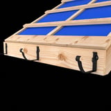 Zwei Konsolrinnenhalter aus tiefschwarzem Stahl an einer Holzkonstruktion unter einem Dach
