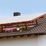 Polycarbonat Doppelstegplatte 10 mm klar, als Überdachung auf einem Balkon mit Holzkonstruktion
