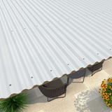 Verlegte Polycarbonat Spundwandplatte 76/18 opal-weiß auf einer Terrassenüberdachung