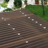 Verlegte Scobalit Polycarbonat Wellplatte 76/18, 2,60 mm, bronze, auf einem Dach mit Befestigungskappen