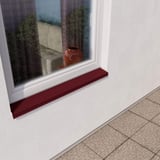 Sohlbank Weinrot RAL 3005 unter einem Fenster an einer weissen Hauswand, Verlegung