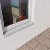 Sohlbank in Lichtgrau RAL 7035 unter einem Fenster an einer weissen Hauswand