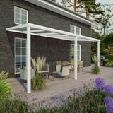 Terrassenüberdachung Sunrooms RAL 9016 mit transparentem Polycarbonatdach 16 mm am Haus