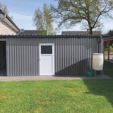 Trapezblech 20/1100, Graualuminium, als Wandverkleidung einer Garage oder eines Schuppens