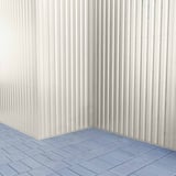 Trapezblech 20/1100 Wand, Grauweiß RAL 9002, Detailansicht der Profilstruktur an einer Ecke