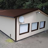 Trapezblech 35/207 schokoladenbraun auf einer Halle, Dachansicht