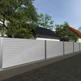 Trapezblech T18DR Lichtgrau RAL 7035 als Zaunelement in einer Gartenszene