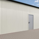 Trapezblech T7M Wand, Grauweiß RAL 9002, 0,63 mm, als Fassadenverkleidung mit Tür