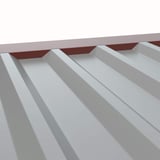 Zahnblech ungelocht, rotbraun RAL 8012, auf Trapezblech verlegt, Stahl 0,75 mm