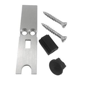 Endkappe aus blankem Aluminium mit zwei Schrauben und zwei schwarzen Gummistopfen
