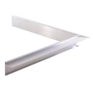 Innenecke aus blankem Aluminium, von Tytane, mit geriffelter Oberseite und glatter Unterseite