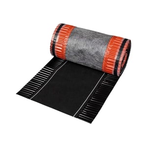 Lüftungsrollfirst Rolle 5,00 m, schwarzes Textil mit orangefarbenen Seitenstreifen, teilweise abgerollt