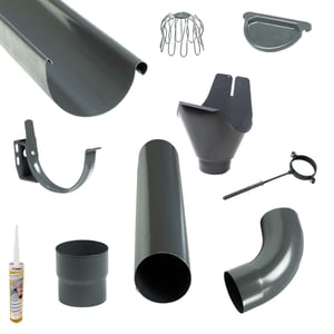 Stahl Dachrinnen Sparpaket Graphit, alle Einzelteile des Sets auf weissem Hintergrund