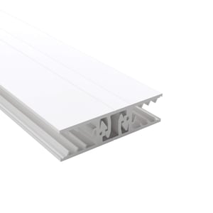 Zevener Sprosse Mittelprofil, weißes PVC-Profil mit 10 mm Stärke, schräge Ansicht von oben