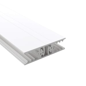 Zevener Sprosse Mittelprofil 10 mm, weißes PVC, schräge Ansicht von oben, Profilstruktur sichtbar