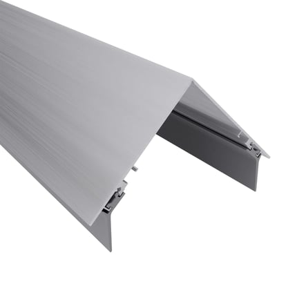 Firstprofil aus blankem Aluminium, Hauptansicht mit sichtbarer Befestigungsnut