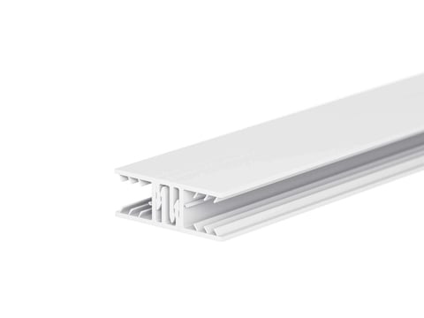 Weiße Zevener Sprosse als Verlegeprofil für Stegplatten, ideal zur sicheren und sauberen Montage von Überdachungen und Terrasseneindeckungen