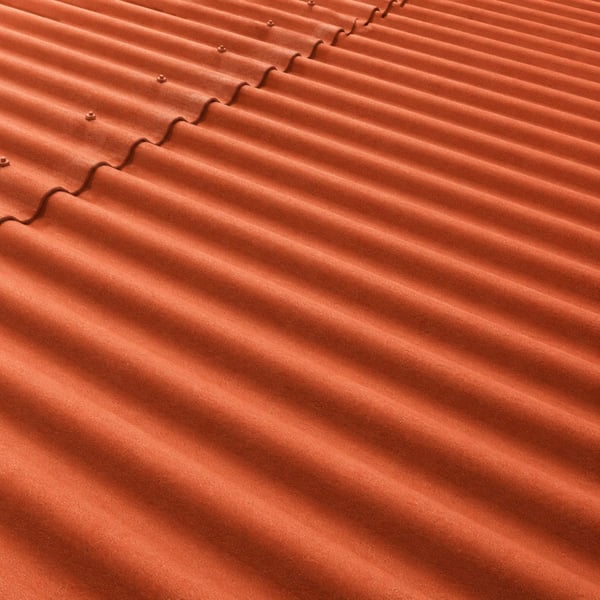 Detailansicht der Wellenstruktur von Faserzement Wellplatten Europa Profil 6 in Ziegelrot