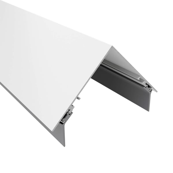 Firstprofil aus weißem Aluminium, Hauptansicht mit sichtbarer Unterkonstruktion und Befestigungselementen