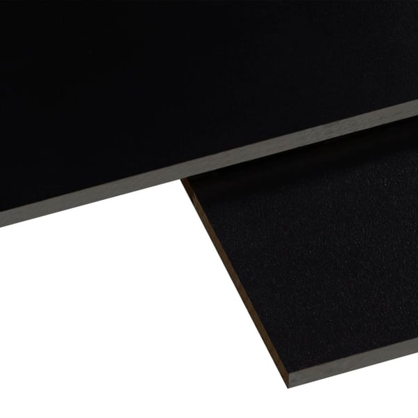 HPL Platte Innen 6 mm schwarz, Detailansicht der Oberfläche und der Schnittkante