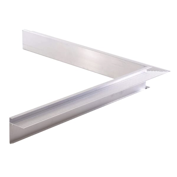 Innenecke aus blankem Aluminium, von Tytane, mit geriffelter Oberseite und glatter Unterseite