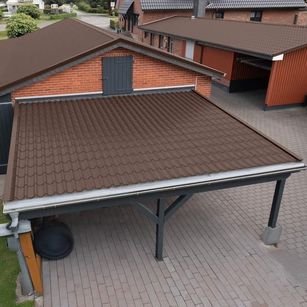 Carport und Garagendach aus Pfannenblech 2/1060 in Sepiabraun (RAL 8014), Anwendungsbeispiel