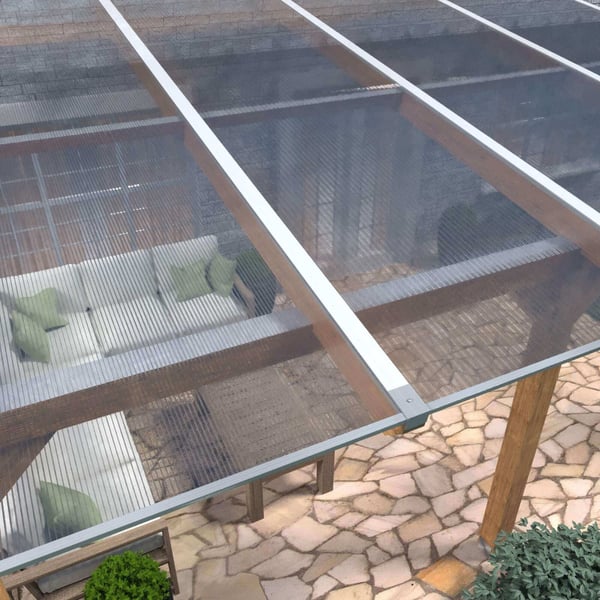 Verlegte Polycarbonat Stegplatten 16 mm, klar, auf einer Terrassenüberdachung