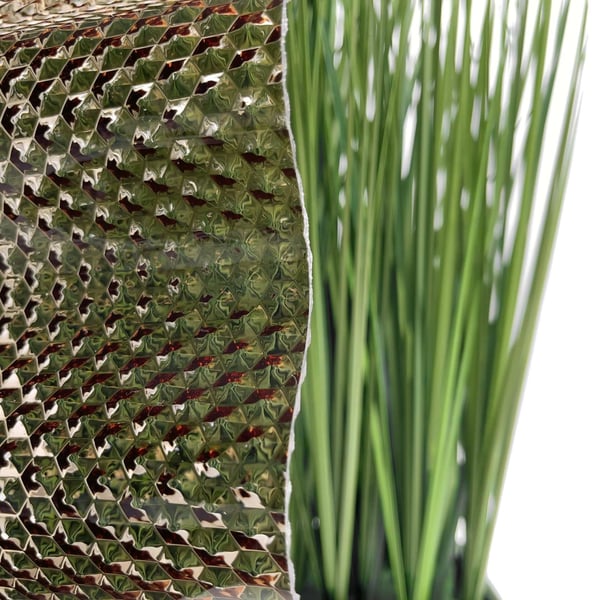 Detailansicht der Scobalit Polycarbonat Wellplatte 76/18, 2,60 mm, bronze, mit Wabenstruktur