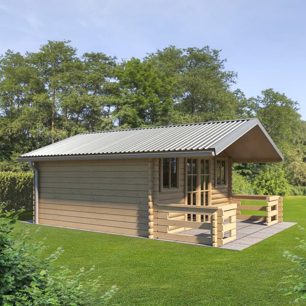 Trapezblech T18DR Aluzink auf dem Dach eines Holzhauses mit Veranda