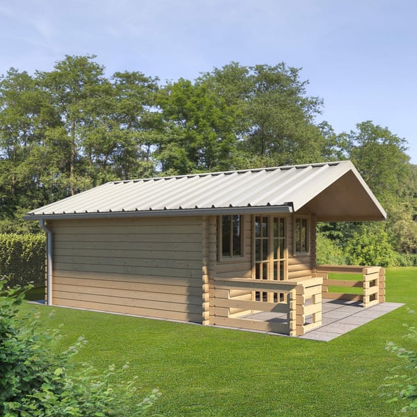 Trapezblech T45/333MD Reinweiß als Dach auf einem Gartenhaus mit Veranda, umgeben von Grün