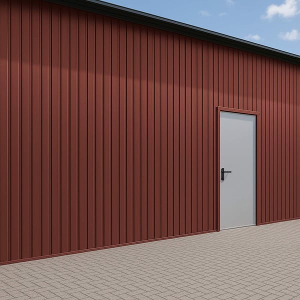 Trapezblech T7M Wand Rotbraun RAL 8012, 0,50 mm Stahl, an einer Wand mit Tuer verbaut