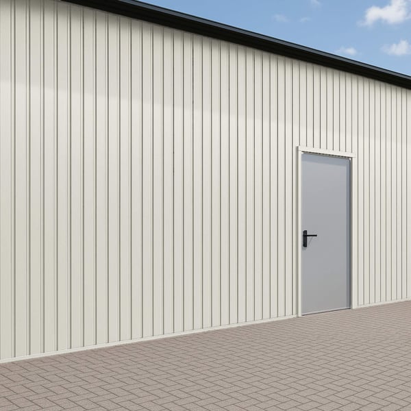Trapezblech T7M Wand, Grauweiß RAL 9002, 0,63 mm, als Fassadenverkleidung mit Tür