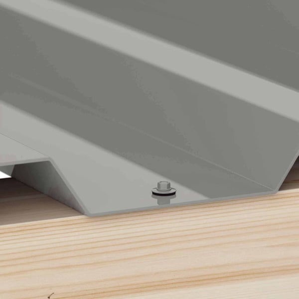 Verzinkte Schraube in Tiefsicke einer Trapezplatte auf Holzkonstruktion montiert, Farbe Graualuminium