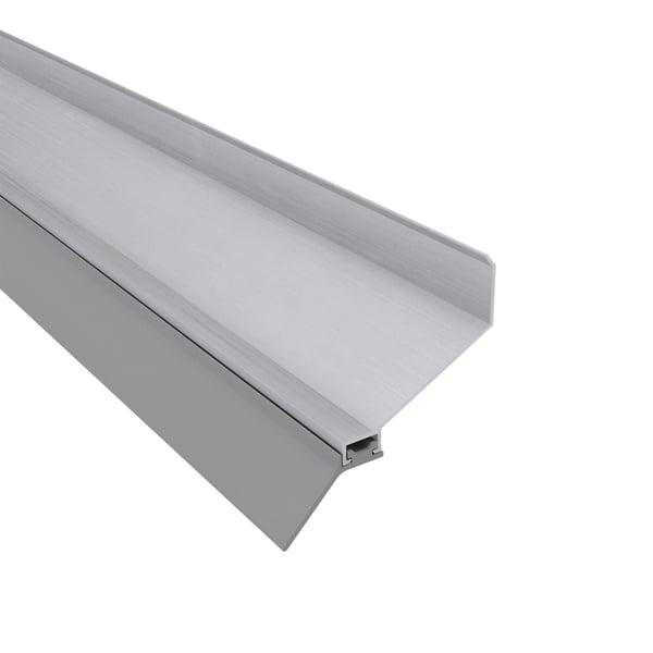 Wandanschlussprofil aus blankem Aluminium, Hauptansicht schraeg von oben