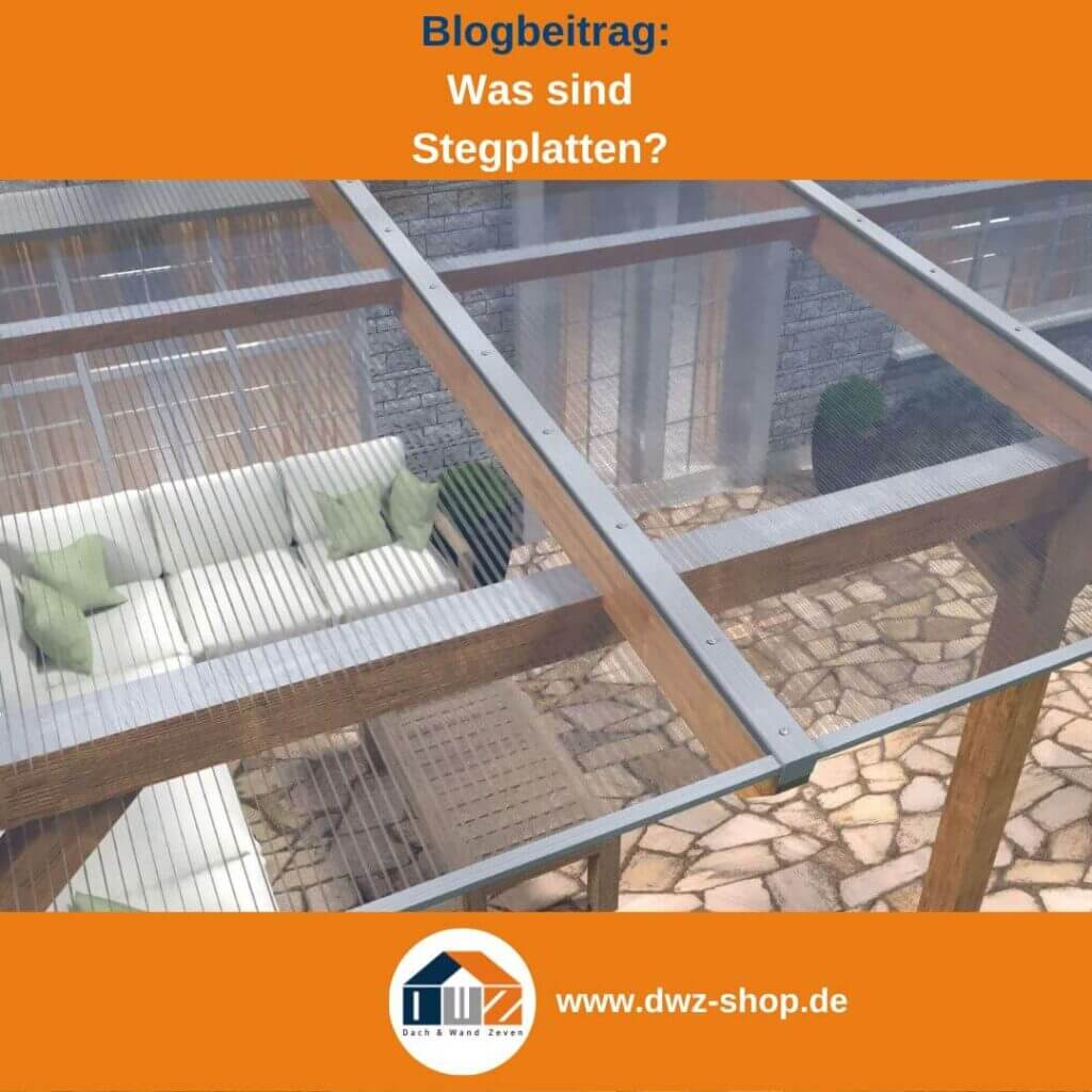 Moderne Terrassenüberdachung mit Glasdach, bietet klaren Blick auf den Himmel und schützt die gemütliche Sitzecke.