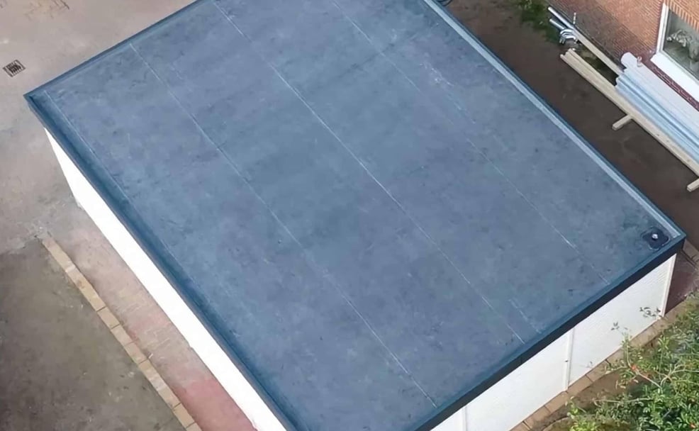 Schwarze EPDM Dachfolie für eine dauerhafte Flachdachabdichtung