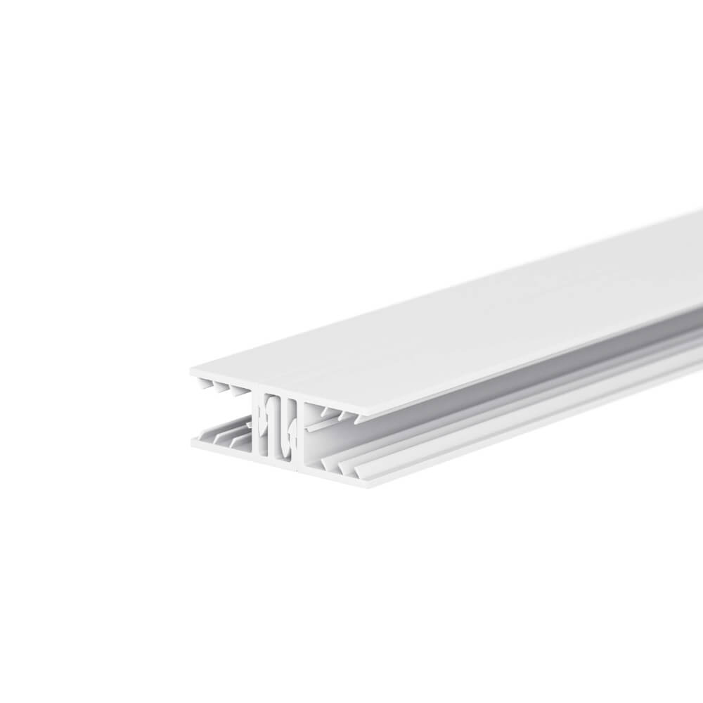 Weiße Zevener Sprosse als Verlegeprofil für Stegplatten, ideal zur sicheren und sauberen Montage von Überdachungen und Terrasseneindeckungen